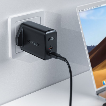 Englanti A32 GAN-palkintolaturi Kaksi USB-C PD 50W Ports UK Musta