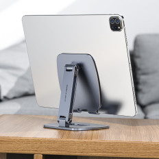 Faltbarer Standhalter stehen auf einem grauen Telefon