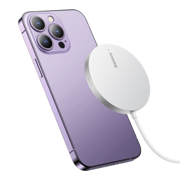 Un petit chargeur à induction pour téléphone MagSafe Simple Mini3 15W argent