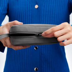 Small Sachet Travel Bag Case on Telefoon Oortelefoons en andere Grijze Accessoires