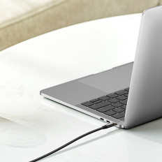 Odolný AUX AUDIOPNÝ KABUPNOSTI V MINIJACK 3.5 mm 1M