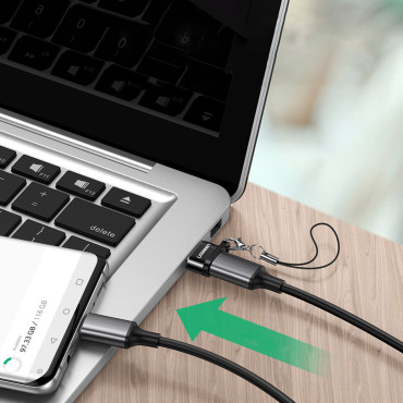Adapter adapter aljzat USB-C dugóval az USB fekete