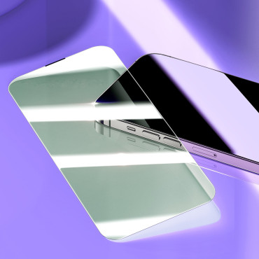 Vidrio templado para iPhone 14 Pro en toda la pantalla. 0.3mm Luz anti azul