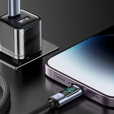 IPHONE kabel z LED zaslonom Strela - USB-A 2.4A 1.2m Črna