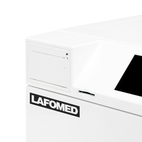 Lafomed autoclave lfss03aa touch with a 3l class b medical printer — close-up of the label