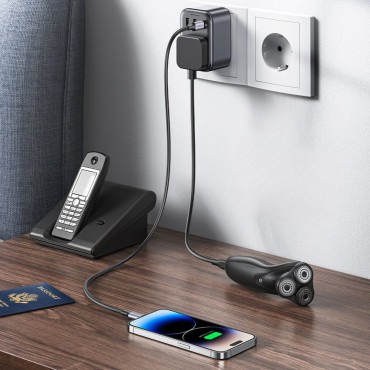 2IN1 Nätverksladdare EU 2x USB USB-C + Adapter för English Plug Uk Svart