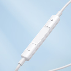 Auriculares con cable en el oído Mini Jack 3.5mm Control blanco con control remoto.