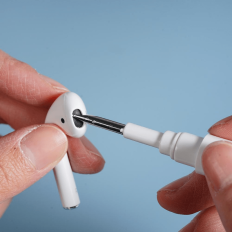 Čistiaca sada AIRPODS Biely