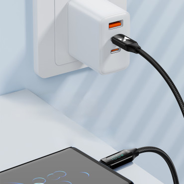 Kabel USB-C kabel z LED zaslonom PD 100W 1M črna