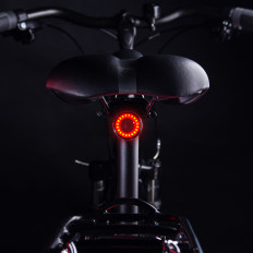 Aizmugurējā LED aizmugurējā gaisma USB-C sarkanā gaismas sensors Black Alloy
