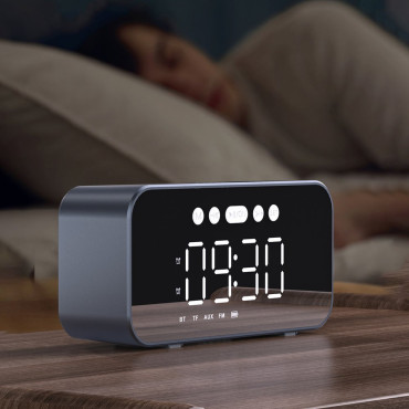 6W1 Oglejte si budilka FM radio Bluetooth zvočnik AUX Card Reader TF SD srebro