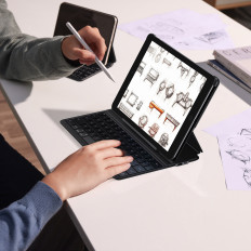 Fall mit Tastatur auf dem iPad 10.2 '' 2019-2021 + USB-C-Kabel Brillanz-Serie schwarz