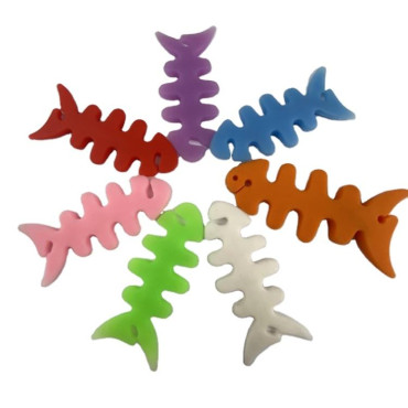 Roller organizer cable headphones in the shape of a green fish