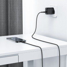 Câble MFI Câble à iPhone USB-C - Lightning 30W 3A 1.8m noir