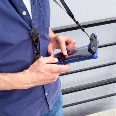 Nepremočljiva vrečka za telefon 6 "z roza povodec