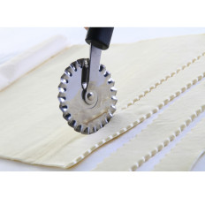 Knocoście mit einem wellenförmigen Edelstahlklingen kuchen - Hendi 856154