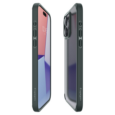 Ultra Hybrid Case auf dem iPhone 15 pro dunkelgrün