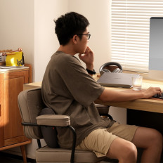 Lannerangan tyyny autolla ComfortRide Musta