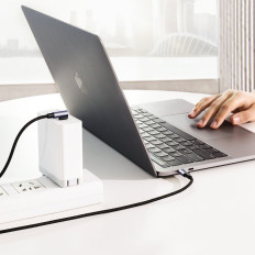 Leņķveida kabelis USB-C elektroenerģijas padeve 60W 20V 3A 2M melnā un pelēka
