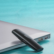 Adapter 2 USB-en plugg og USB-C SD og Micro SD Black Card Reader