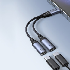 2In1 adapter adapter punjač + USB-C slušalice do 2x USB-C crne