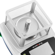 Analytisk laboratoriebalanse med et glassdeksel med et berøringspanel LCD 300 g / 0.001 g