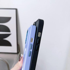 Cassa magnetica Magsafe per iPhone 15 Pro fori sotto un guinzaglio nero