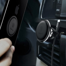Magnetisk bilhållare på en chute rutig telefon