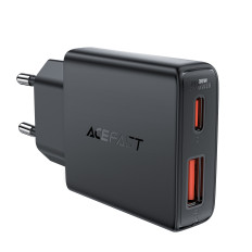 En liten flat loader Gan PD 30W USB-en USB-C svart