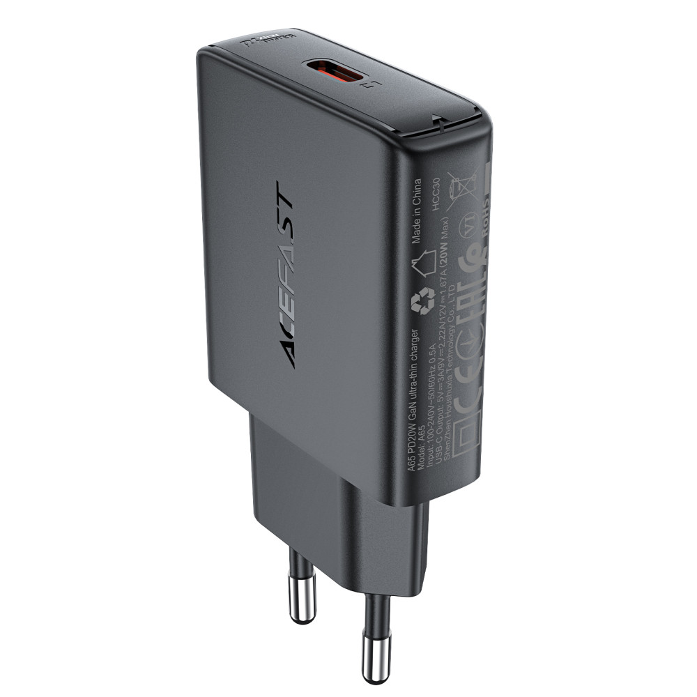 Um pequeno carregador liso gan pd 20w usb-c preto