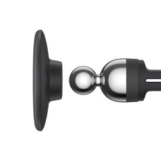Suporte de carro para um telefone magnético em um ventilador preto