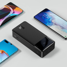 Powerbank 30000MAH 15W BIPOW + USB 4W1 Microusb / Lightning / 2x USB-C kabel 1.2m Černá