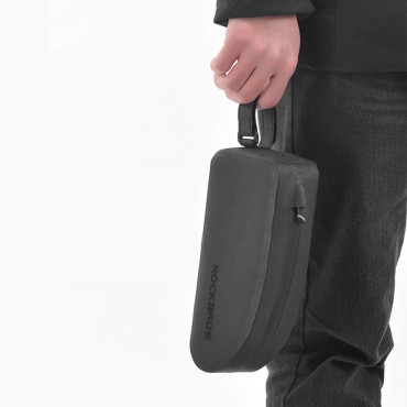 Bolsa de bicicleta impermeável dura no conceito do quadro. 1,6L preto