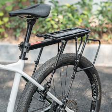 Tronco de bicicleta durável com uma prateleira e uma função de sela e uma lâmpada LED preta