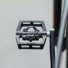 MTB kolesarski pedali z SPD Shimano zapahovi - Črna
