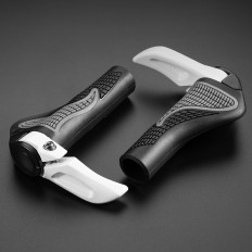 Un set di pinze maniglie per biciclette con corni antiscivolo - Bianco