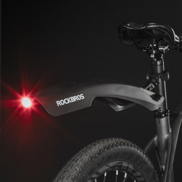 Zadný bicykel Fender s červenou LED svietidlom - čierna