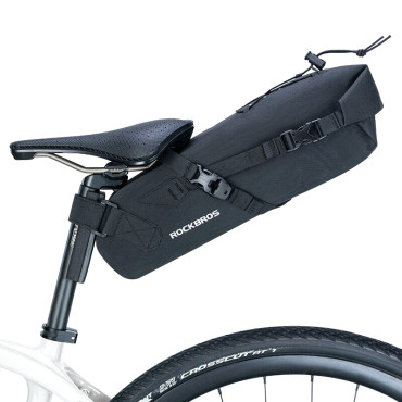 Cykelpose under sadlen med...