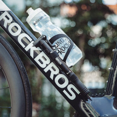 Manuálne malé bicykelové čerpadlo s bankovým rámom + skrutkovačom - čierny