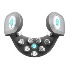 TENS EMS Massager op een nek met rood licht en comprimeren therapie SKG G7 pro-e-grijs