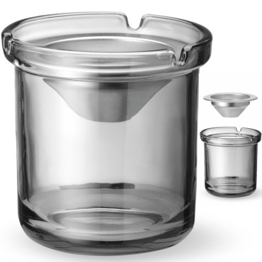 Ett glas askkopp med en stålinsats. 98 x 99 mm
