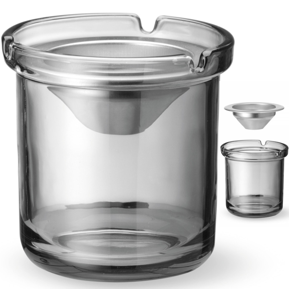 Ett glas askkopp med en stålinsats. 98 x 99 mm