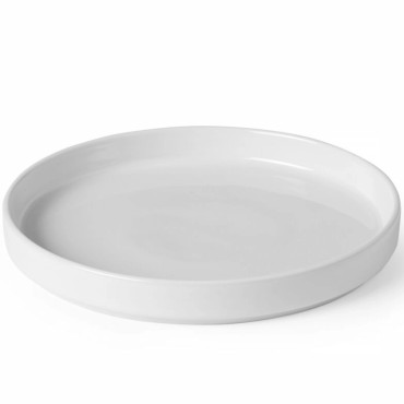 En plade med en højtstående...