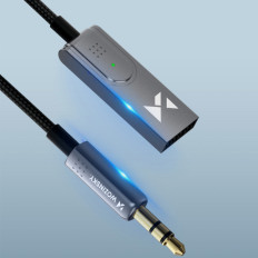 Adaptador de audio con un receptor de Bluetooth 5.3 y minijack auxilack 3.5 mm y conectores USB