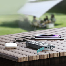 Obrnené PowerBank 10000Mah vonku s USB-C Microousb Lightning a baterky káble - čierna