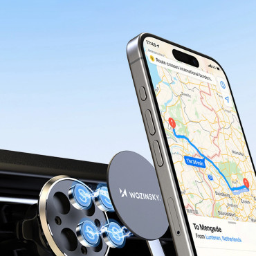 Magnetisk telefonholder på en sort billuft