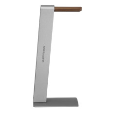 Stå för hörlurar som står på ett skrivbord med aluminium och trä silver