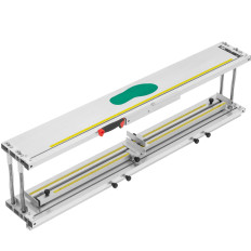 Machine pour couper une laine minérale dans des rouleaux de main jusqu'à 1300 mm