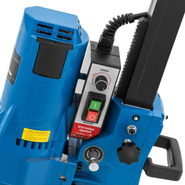 Diamantborrmaskin vertikal för asfaltbetong med ett stativ 550 rpm. 3300 W