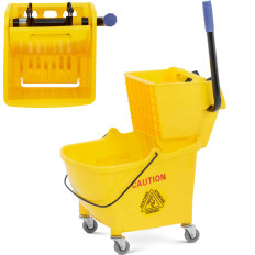 Chariot de nettoyage. Nettoyage du sol avec un tailleur 24 l